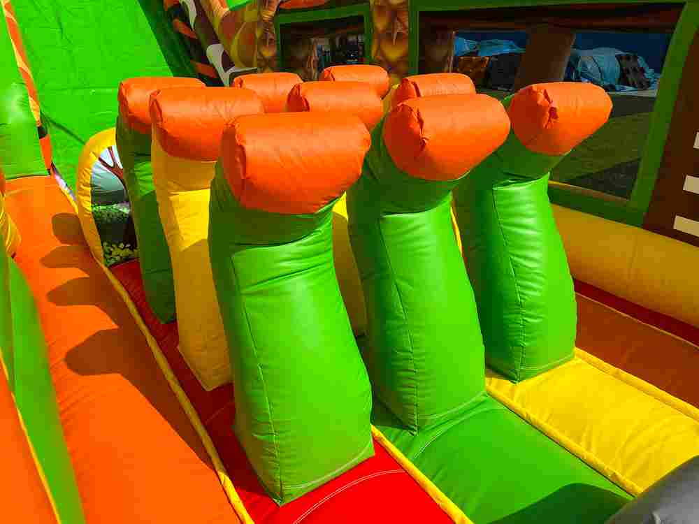 Коммерческий надувной батут «Мир Сафари 2», 14*7*7,5 м.