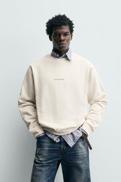 ZARA ТОЛСТОВКА КЛАССИЧЕСКОГО КРОЯ С ПРИНТОМ, ЖЕЛТОВАТО-БЕЛЫЙ