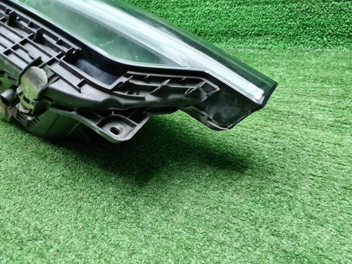 Фара правая Volvo XC60 2 (2017-2021) LED
