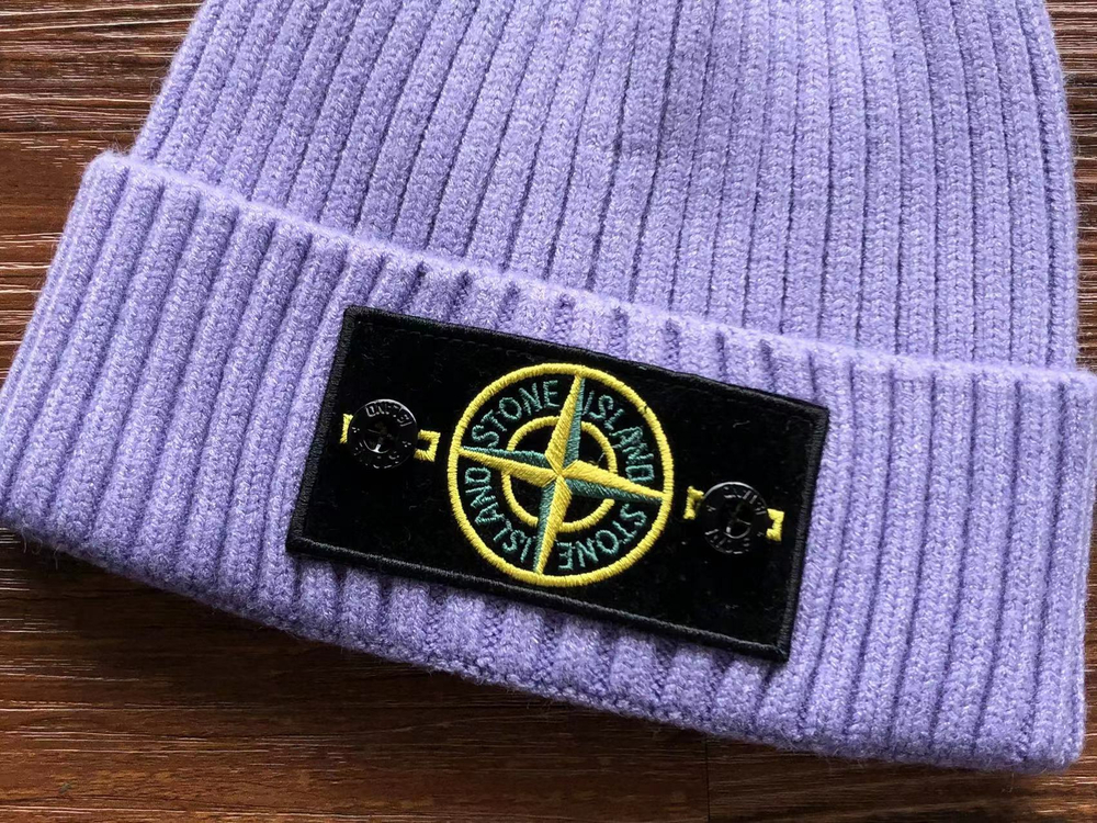 Заказать в Москве шапку Stone Island