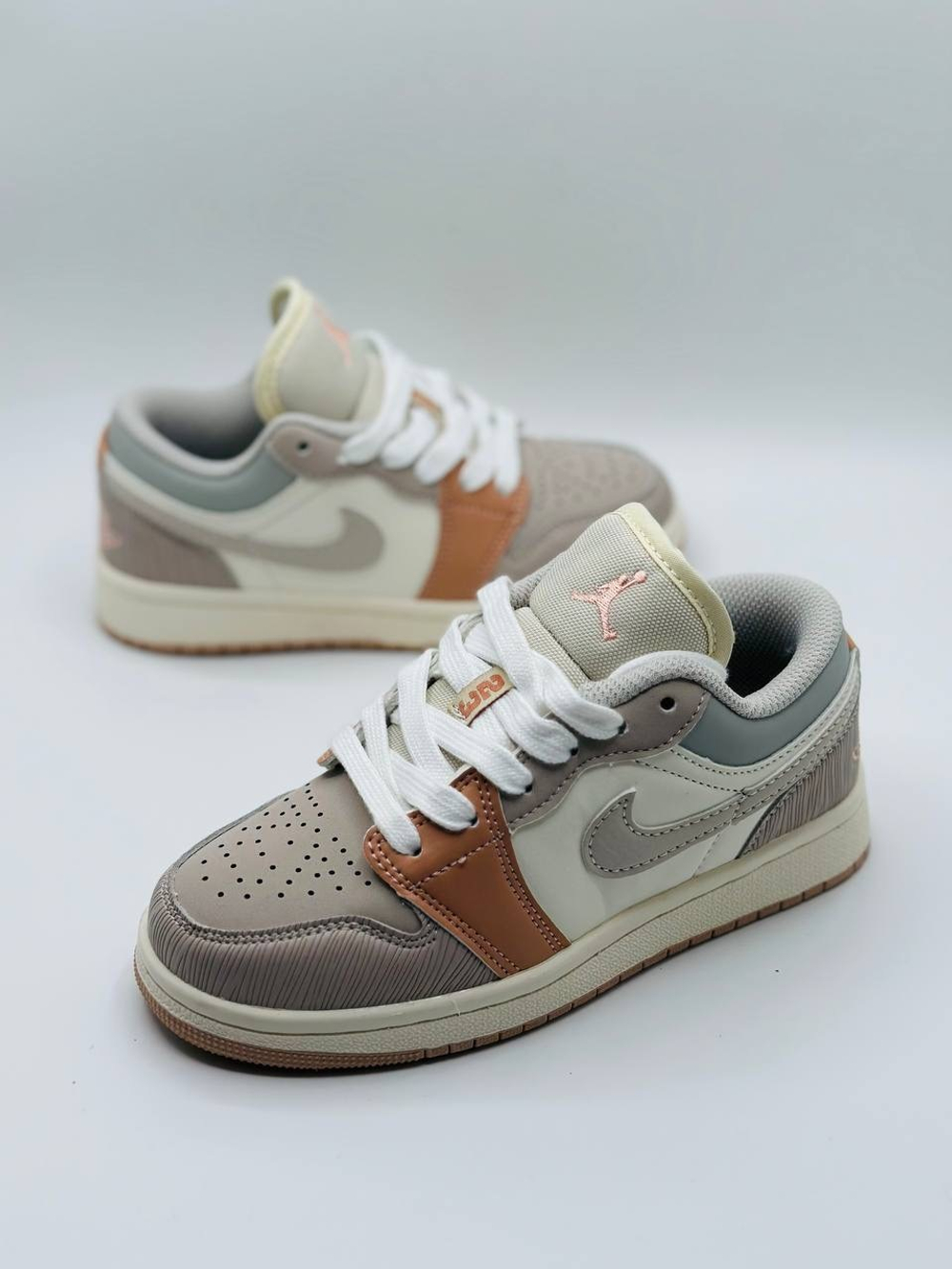 Детские кроссовки Nike Air Jordan Low