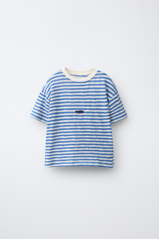 ZARA ФУТБОЛКА В ПОЛОСКУ С ВЫШИВКОЙ «РЫБА», СИНИЙ