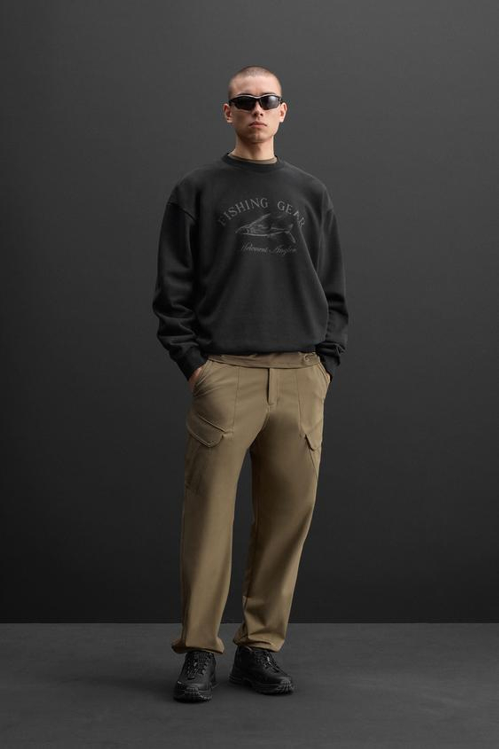 ZARA ТОЛСТОВКА С ПРИНТОМ, ЧЕРНЫЙ