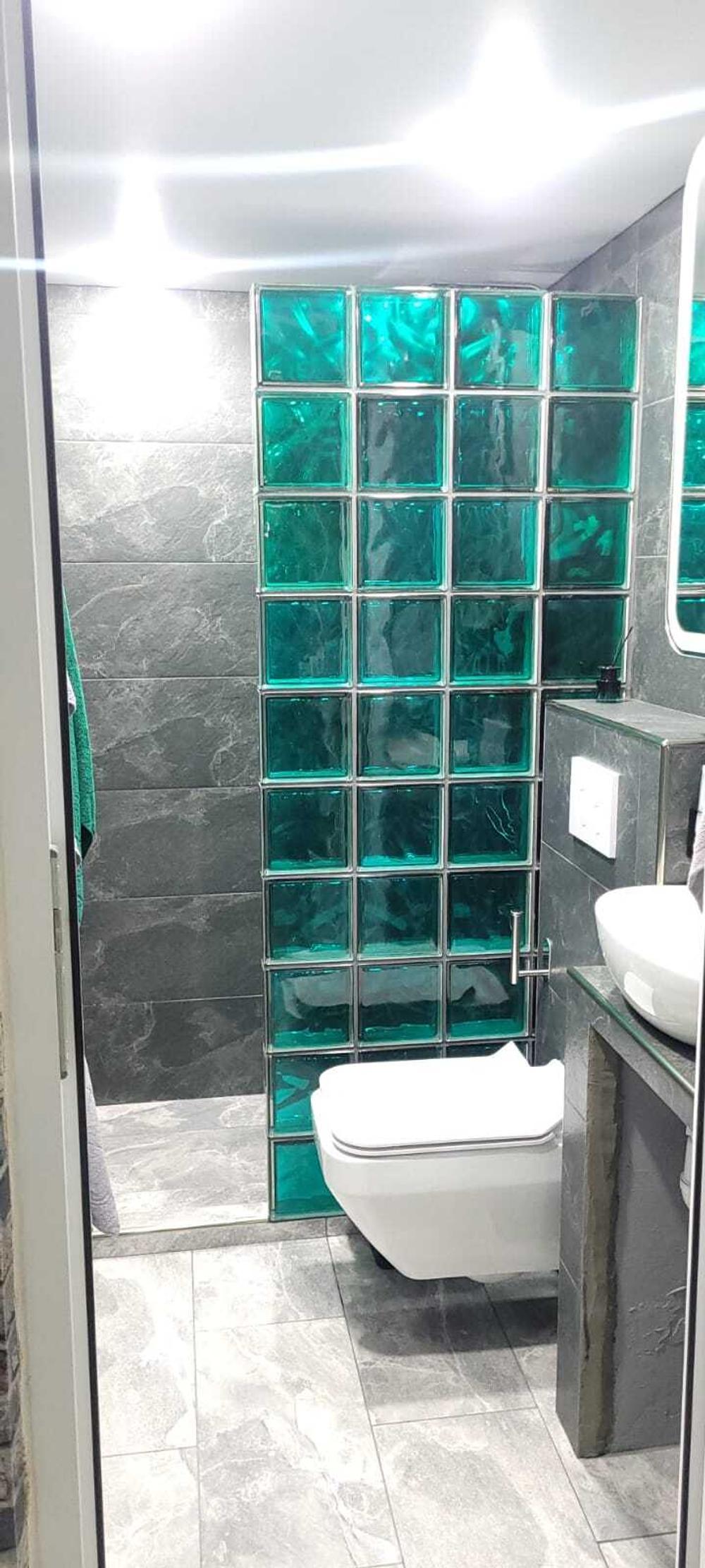 Стеклоблок морская волна окрашенный изнутри Vitrablok 19x19x8