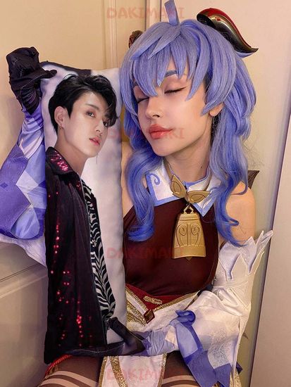 Мини дакимакура Джей Кей Чонгук из БТС | BTS арт. M1068, 60х20 см