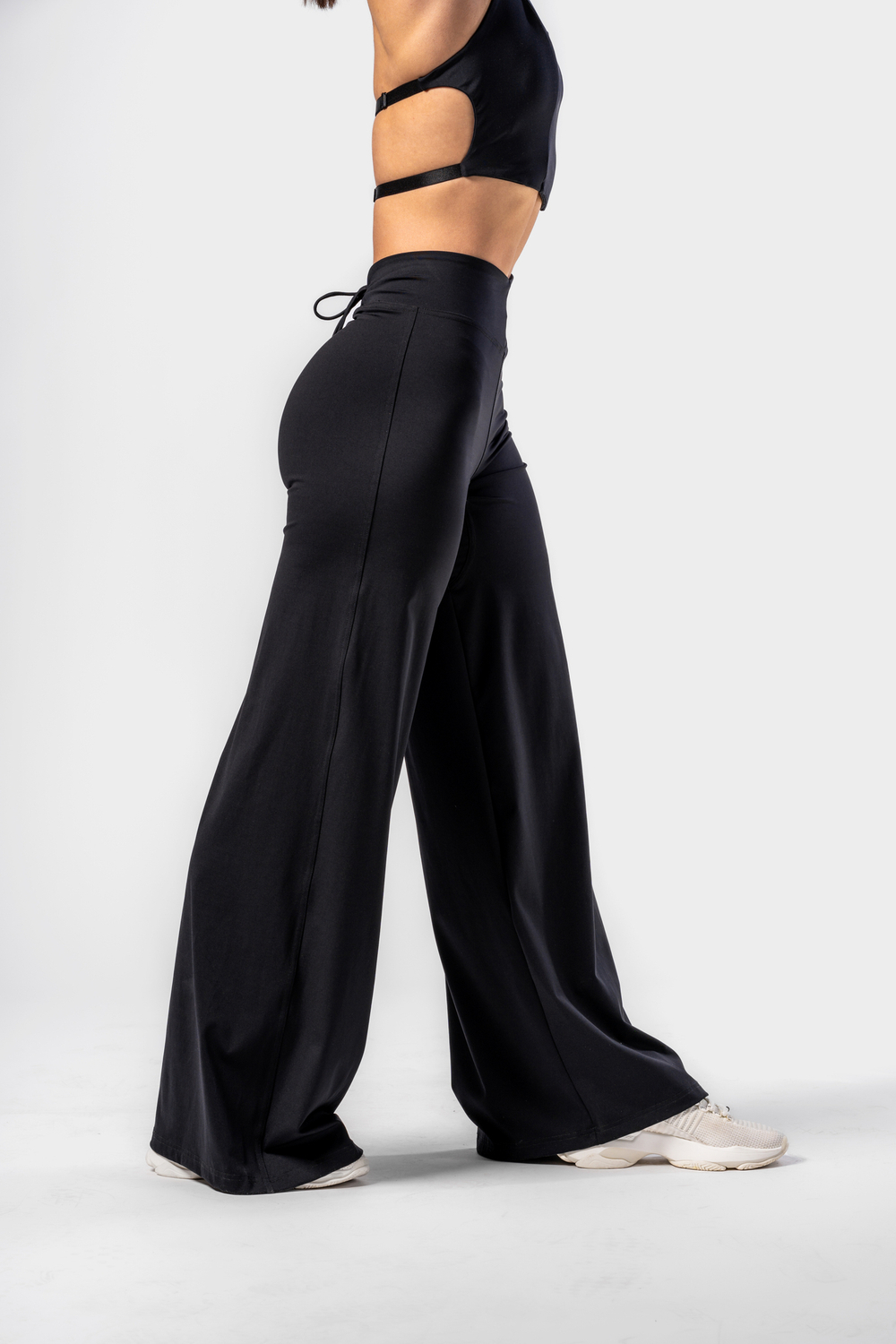 Брюки Deni x NEBBIA High-waist Flared Pants 312