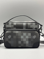 Сумка-мессенджер Louis Vuitton