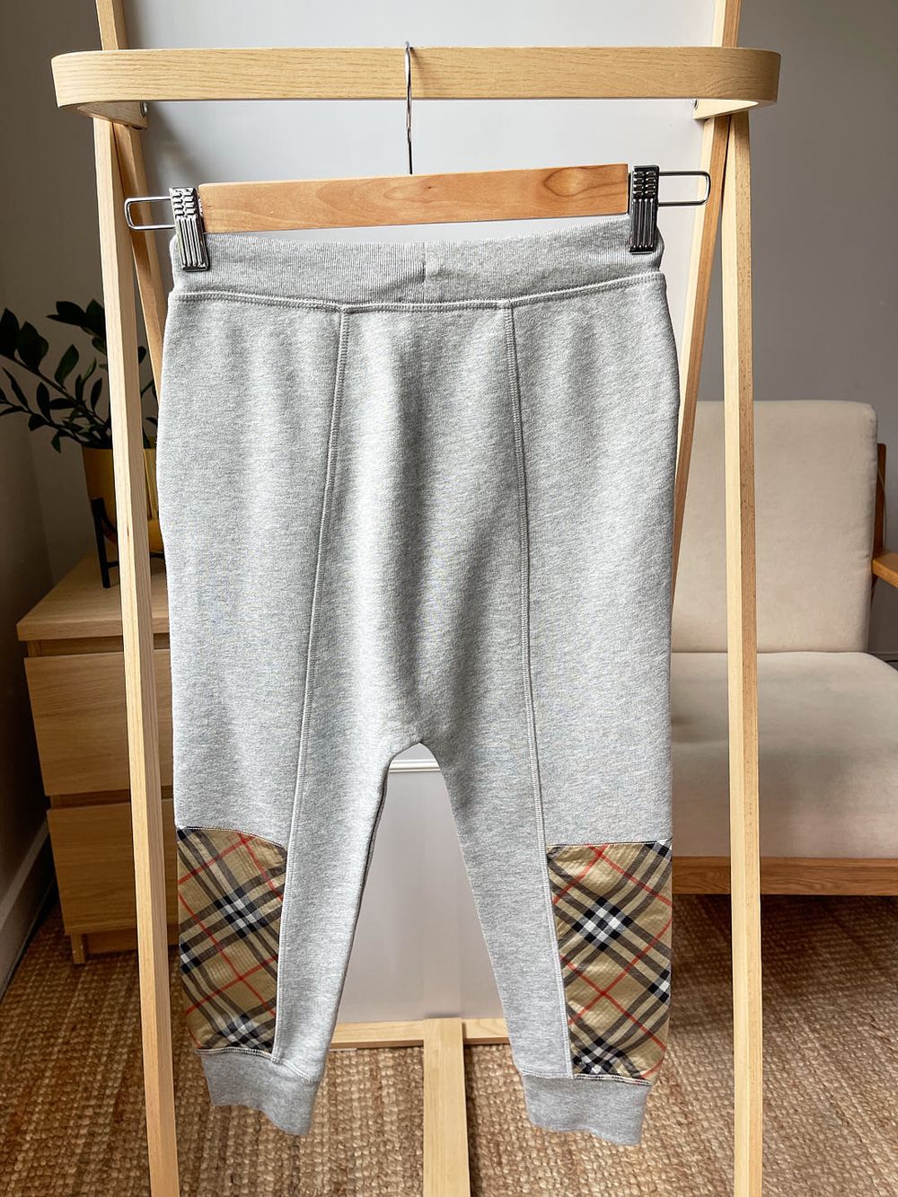 Новые брюки Burberry, 128