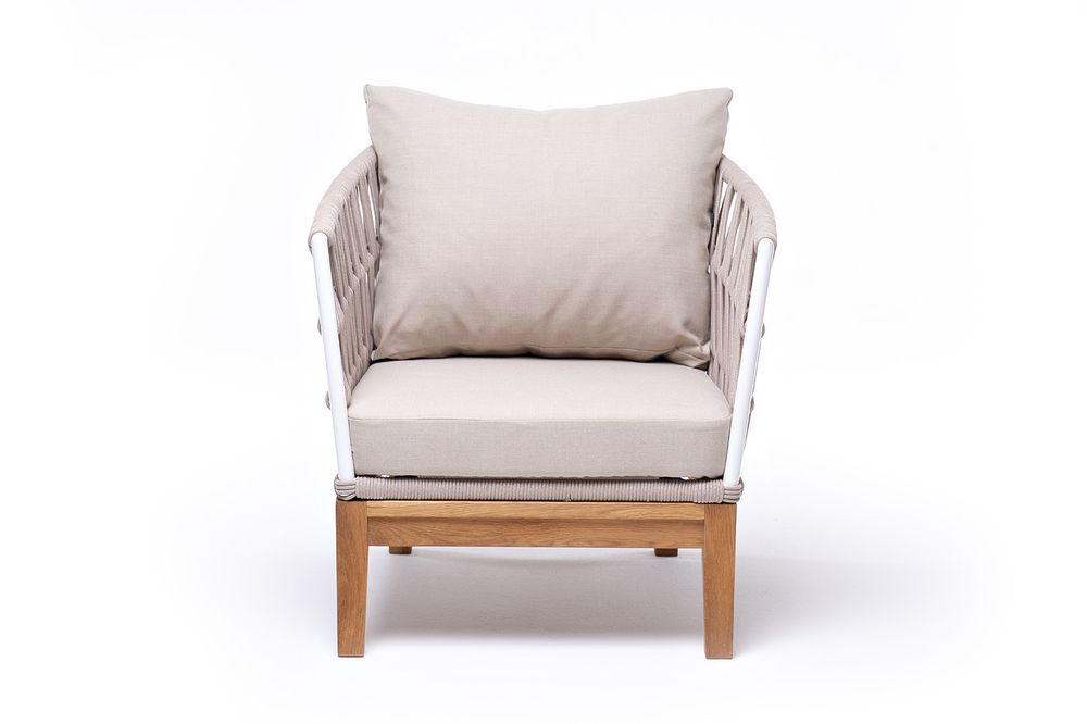 "Диего" кресло плетеное из роупа, основание дуб, каркас алюминий светло-серый (RAL7035) шагрень, роуп бежевый круглый, ткань бежевая 15052