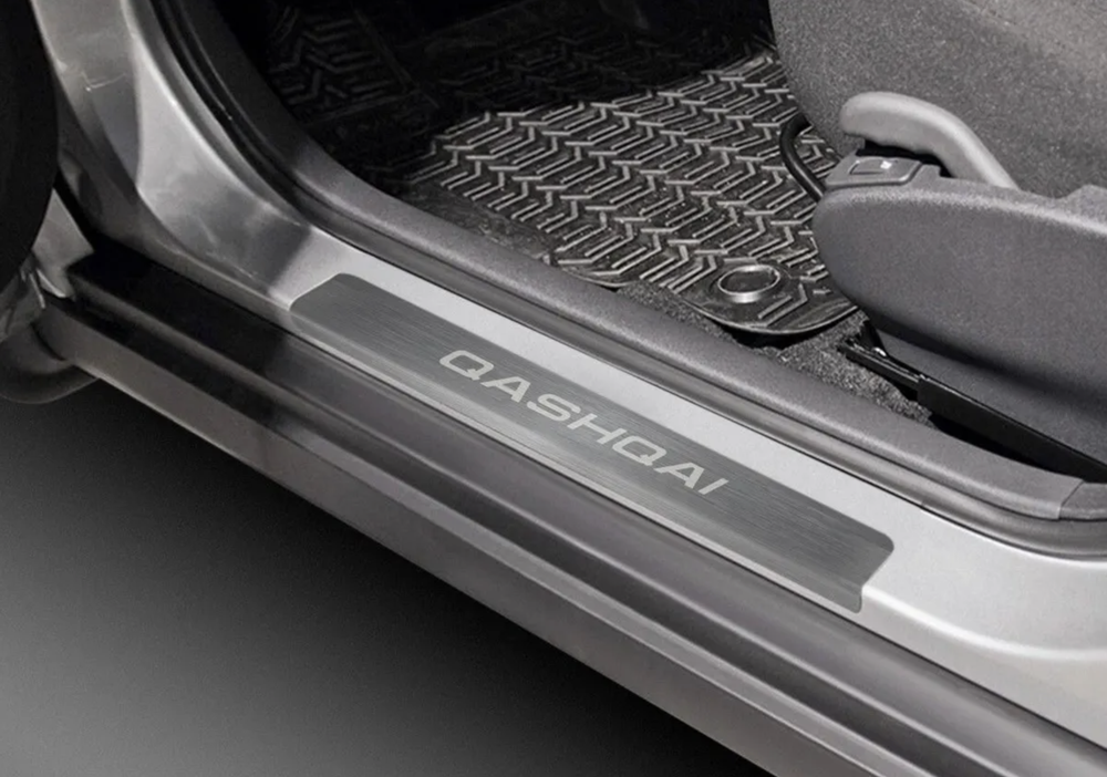 Накладки на пороги AutoMax для Nissan Qashqai II поколение Европа 2014-2015/Qashqai II поколение рестайлинг 2019-н.в., нерж. сталь, с надписью, 4 шт., AMNIQAS01