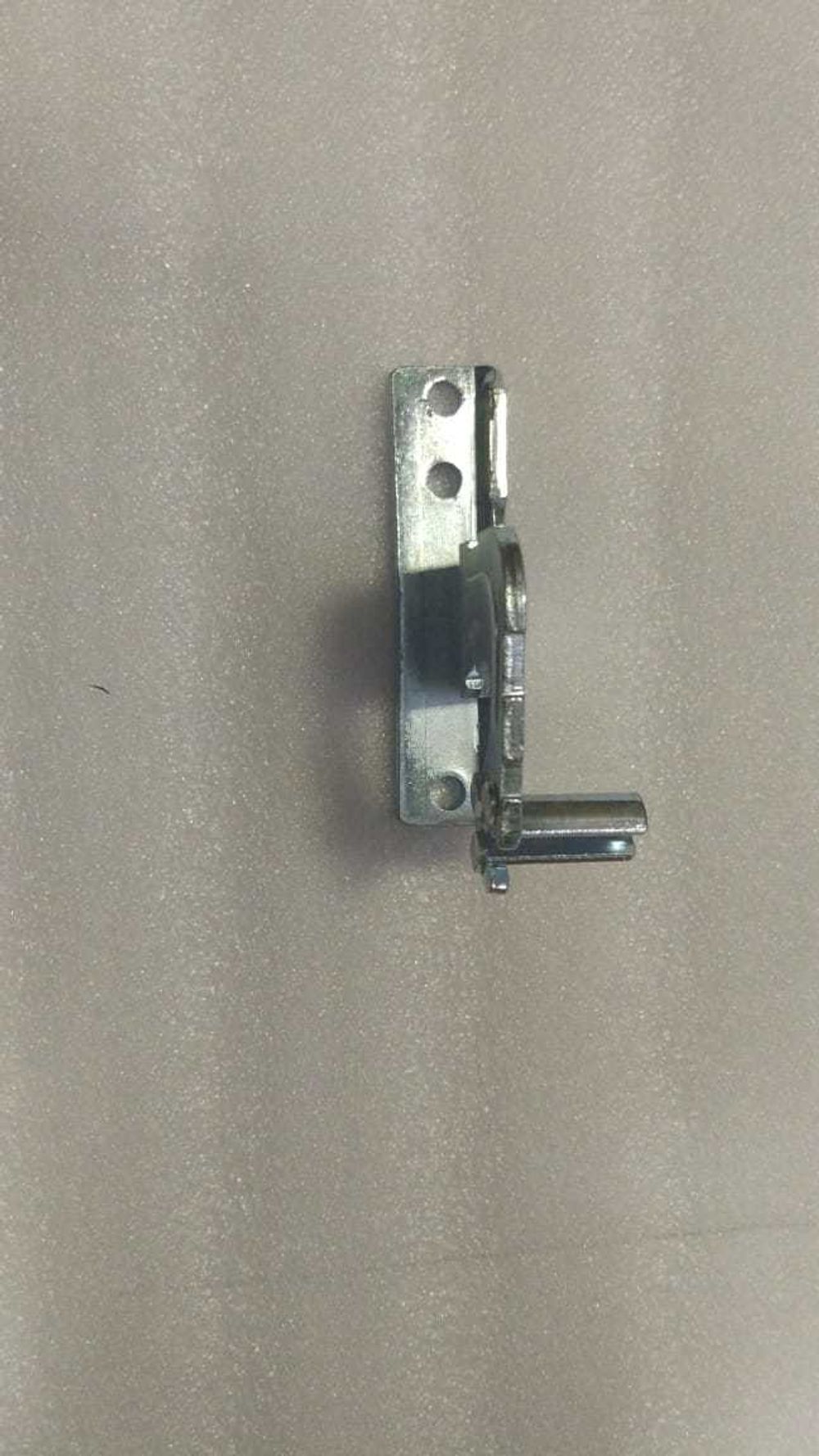 Петля (кронштейн) для холодильника Hansa (Ханса) верхняя левая 1023005