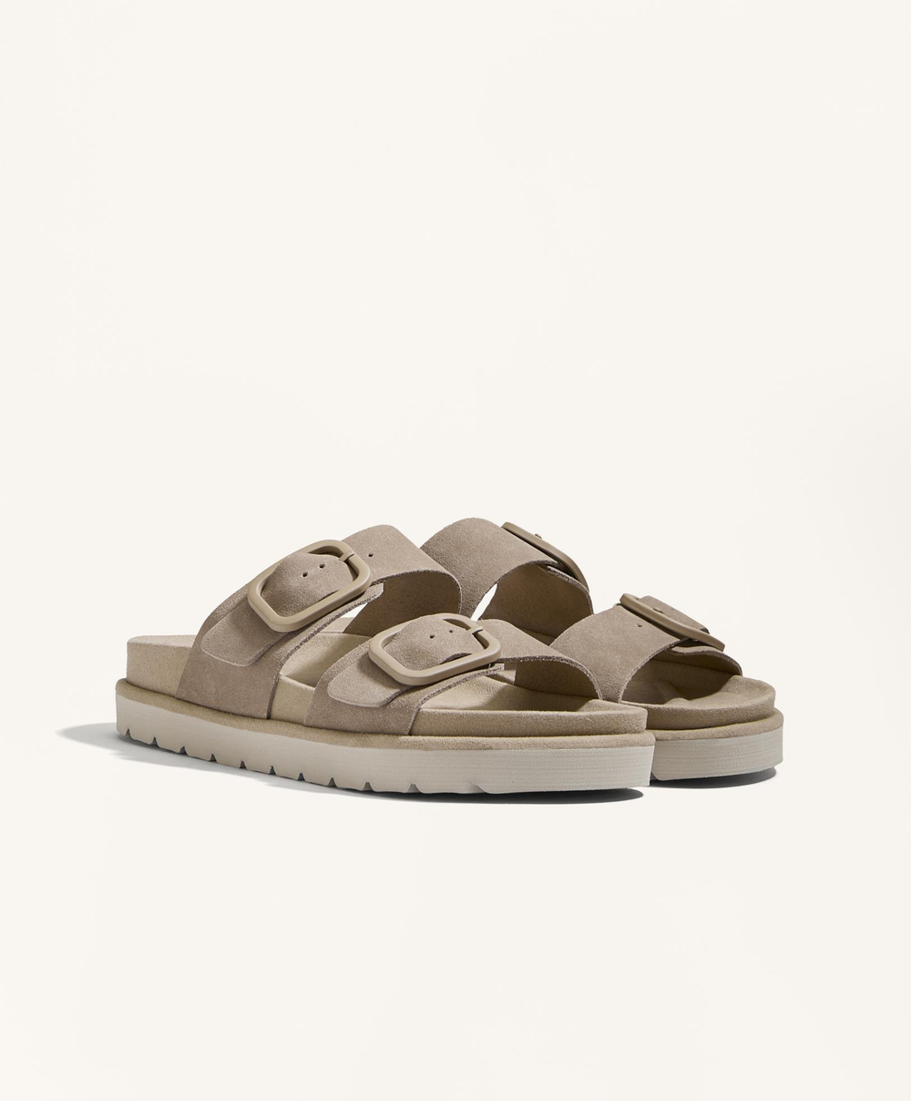 OYSHO Замшевые сандалии на платформе с пряжкой, песочный