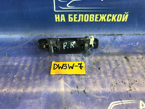 Ручка двери передней правой внешняя MAZDA DEMIO 1998