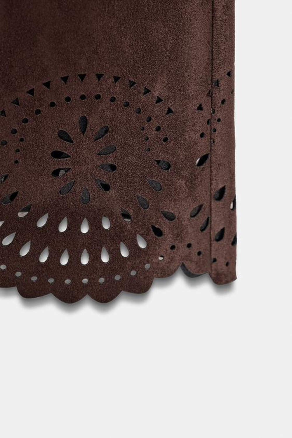 ZARA БРЮКИ-КЮЛОТЫ ИЗ ИСКУССТВЕННОЙ ЗАМШИ С ПЕРФОРИРОВАННЫМ НИЗОМ, КОРИЧНЕВЫЙ