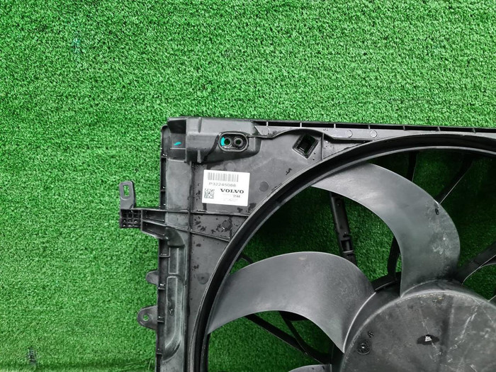 Диффузор с вентилятором Volvo XC60 2 (2017-н.в.)