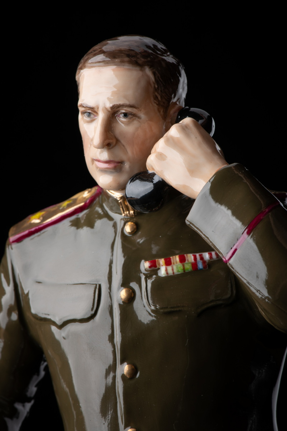 Статуэтка. Фарфор. Пересыпкин Иван Терентьевич маршал войск связи. Россия