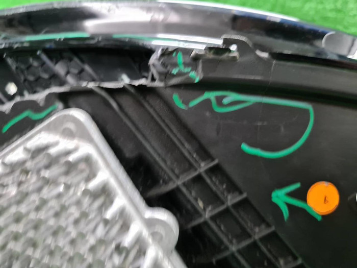 Битая Фара левая Jaguar I-PACE (2018-н.в.) LED