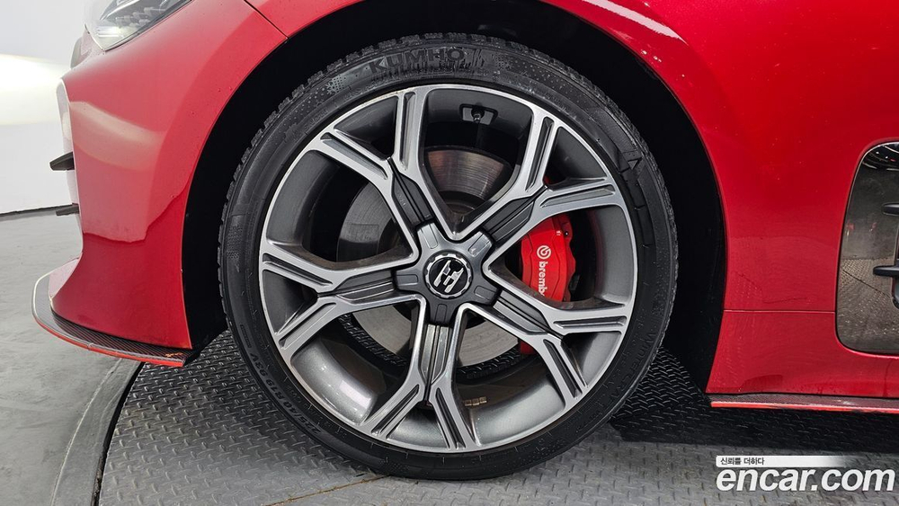 Kia Stinger 2.0 Turbo 2WD (08.2019)