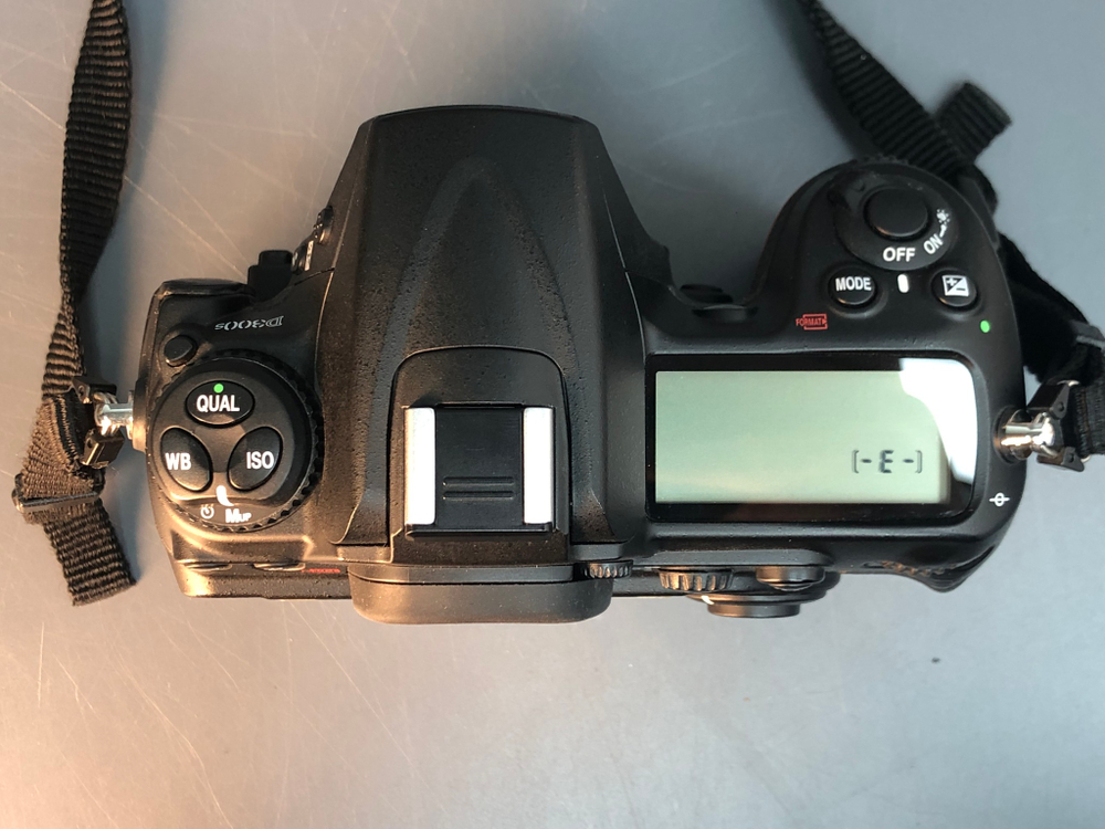 Nikon d300s 33301 кадров