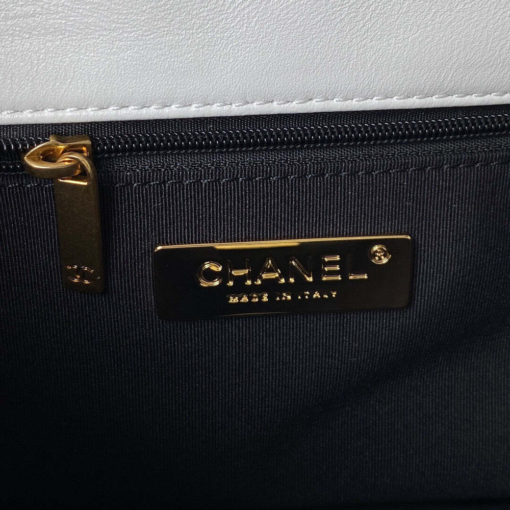 Chanel 19 26 cm