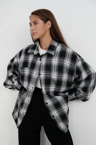 Рубашка из фланели в серо-черную клетку