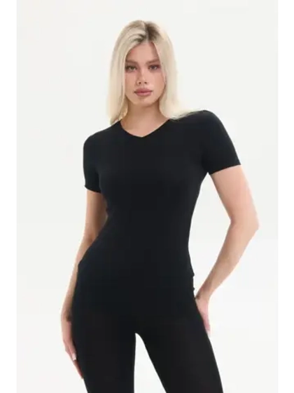 Футболка летняя с V-вырезом