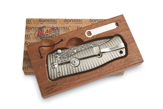 Складной нож Lion Steel "SR1" L/SR1DL G c клинком из стали Damasteel, рукоять титан