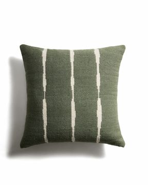 Чехол для напольной подушки Daila зеленого цвета 100% ПЭТ с рисунком в стиле икат 70 x 70 см