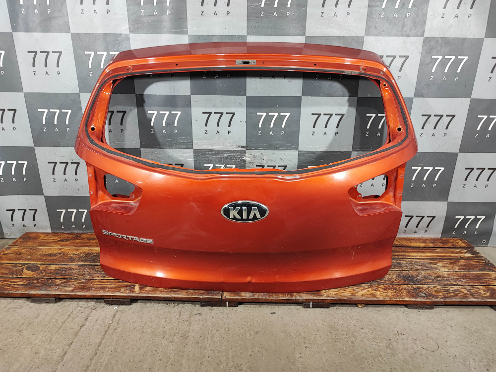 Крышка багажника Kia Sportage 3 (SL) 10-16 Б/У Оригинал 737003W010