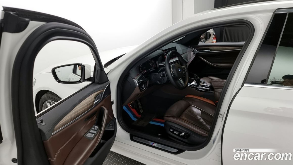 BMW 5 Series (G30) 520d M Sports Plus (11.2019)