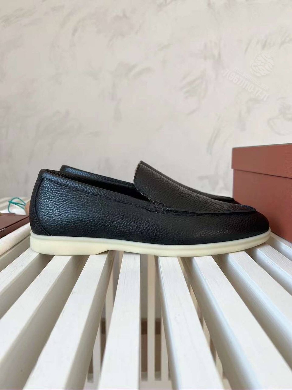 Лоферы Loro Piana Summer Walk с мехом