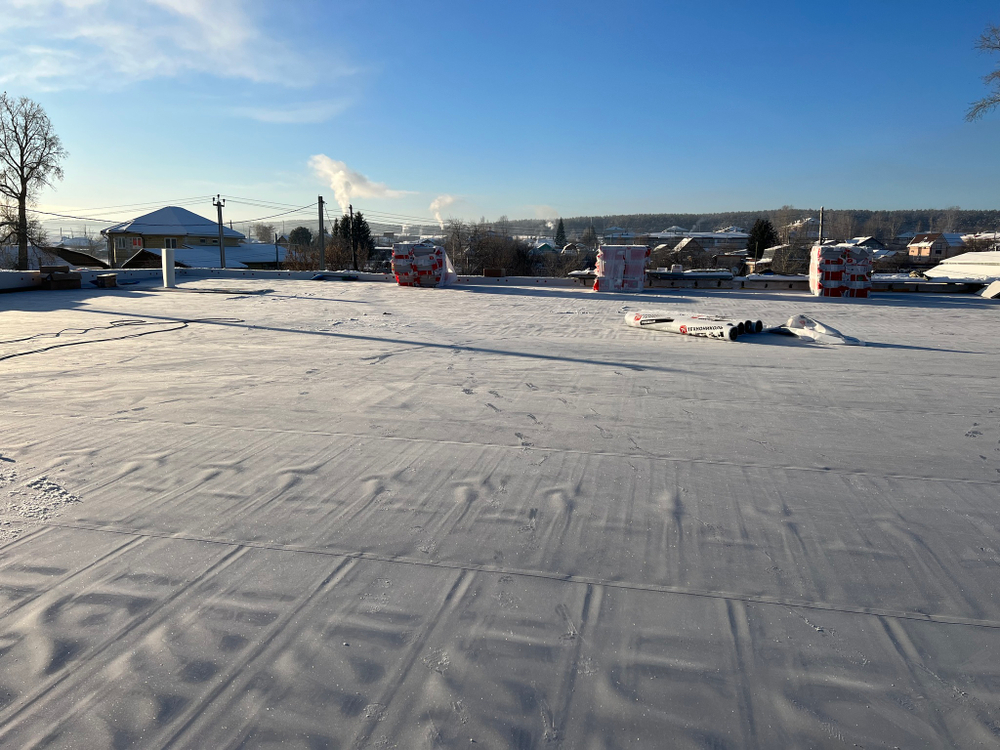 Поставка и монтаж плоской кровли из ПВХ мембраны (Система ТН СМАРТ) Магазин п. Бобровский