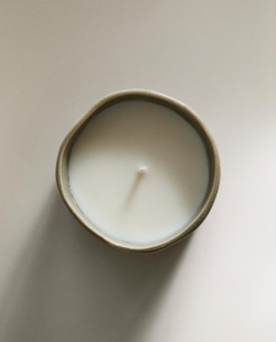 Zara Home Свеча ароматическая PURE GARDENIA 150 г, растительный воск, аромат цветочный, Белый