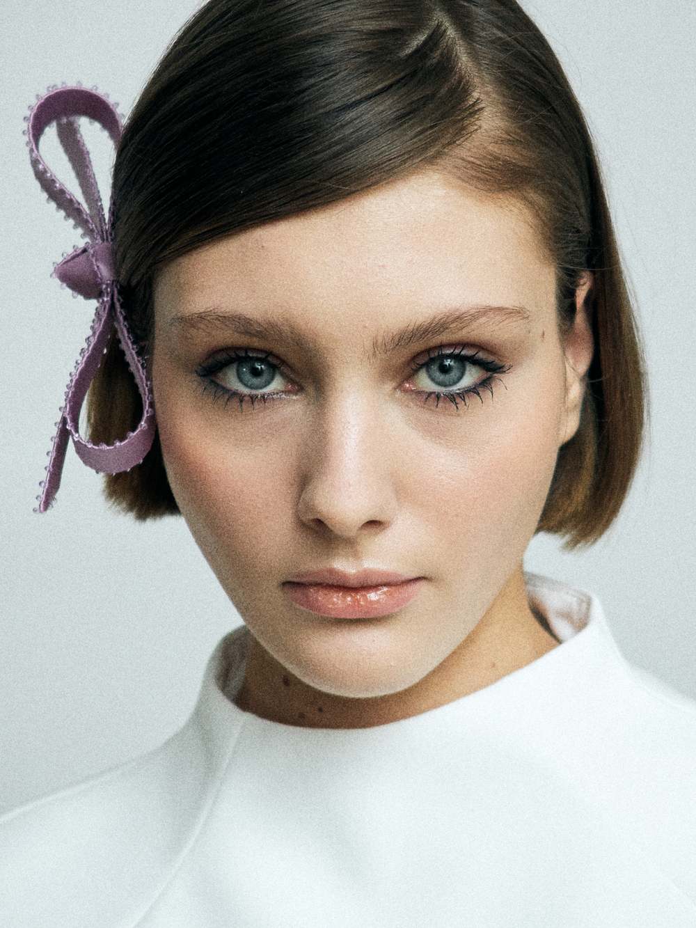 Бант "Стрекоза" сиреневый с декором