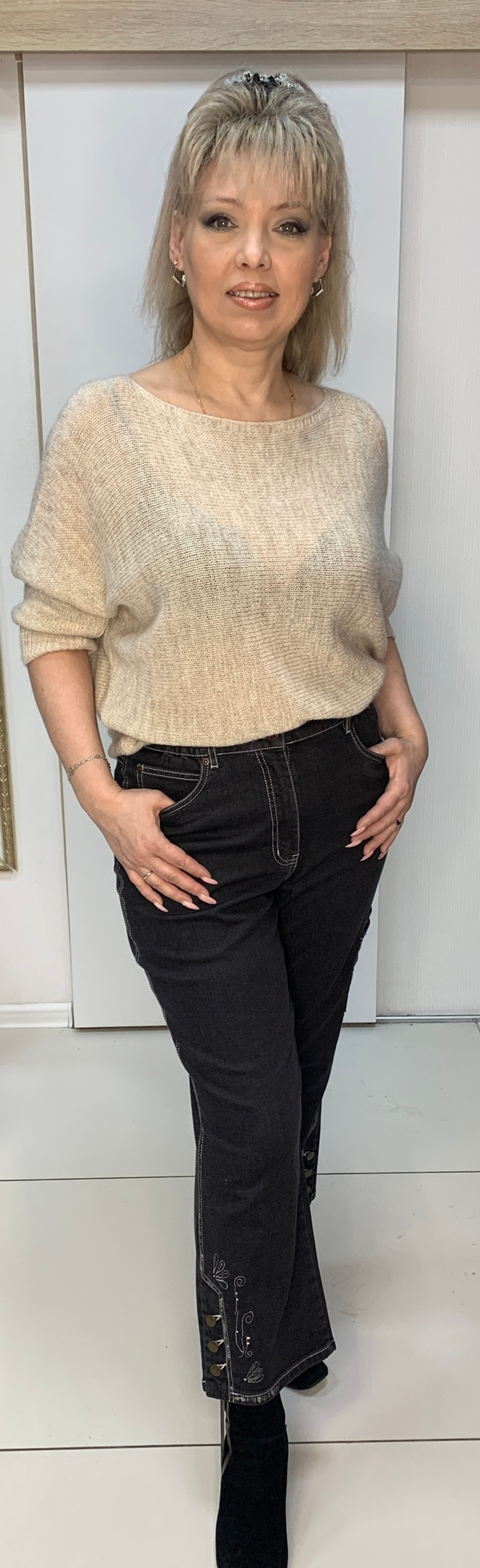 Стрейчевые немецкие джинсы с белой от строчкой