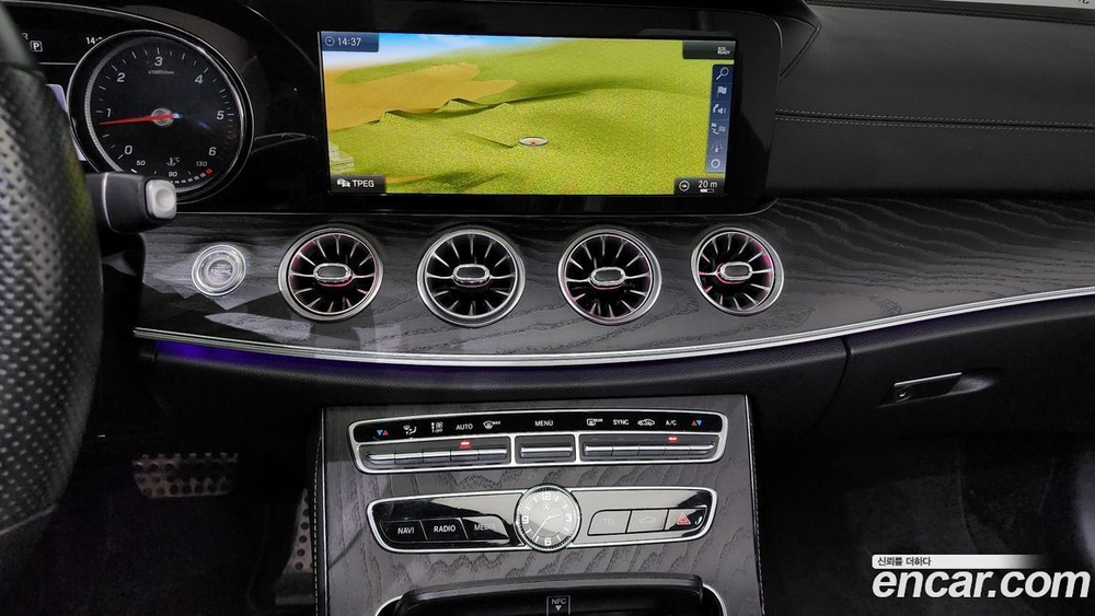 Mercedes-Benz E-Class W213 E220d Cabriolet (12.2019)