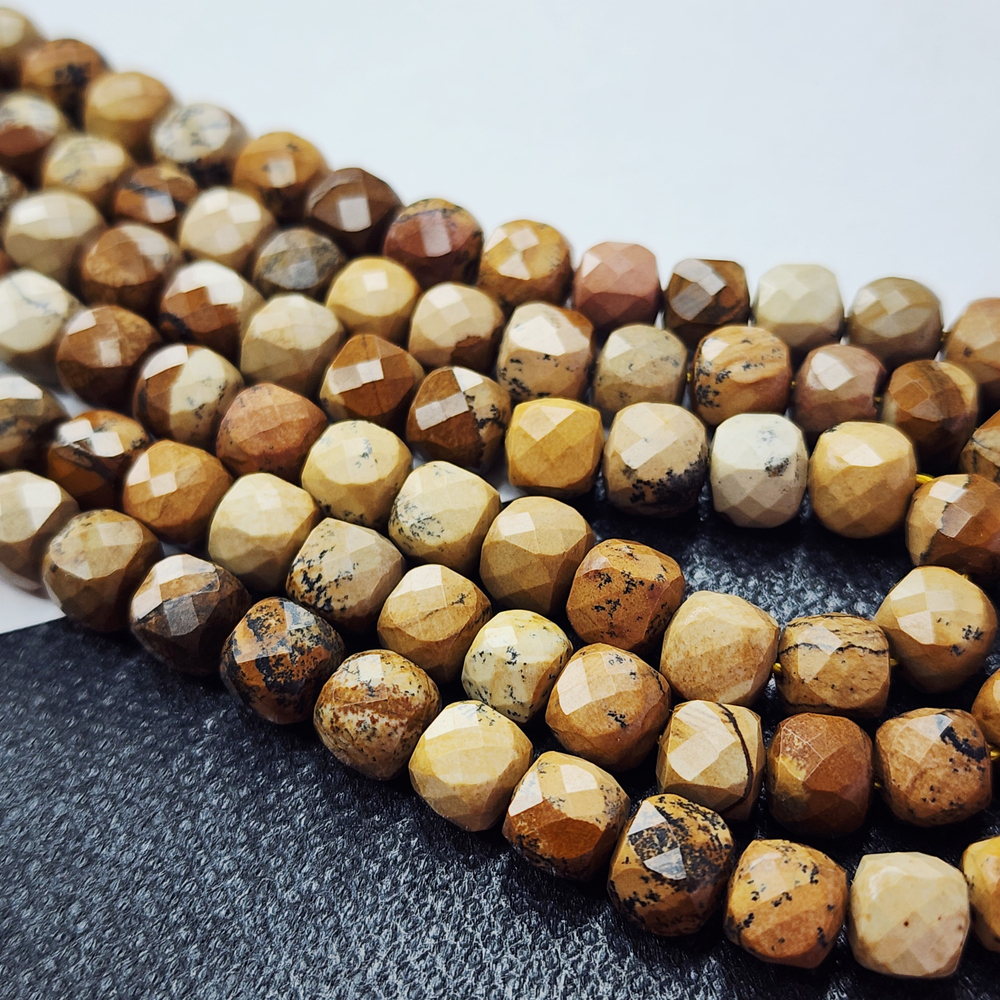 "Яшма песочная", бусины, куб, р-р 6-6.8мм, красивая огранка