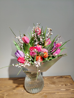 Яркий букет пионовидных тюльпанов (М0060)