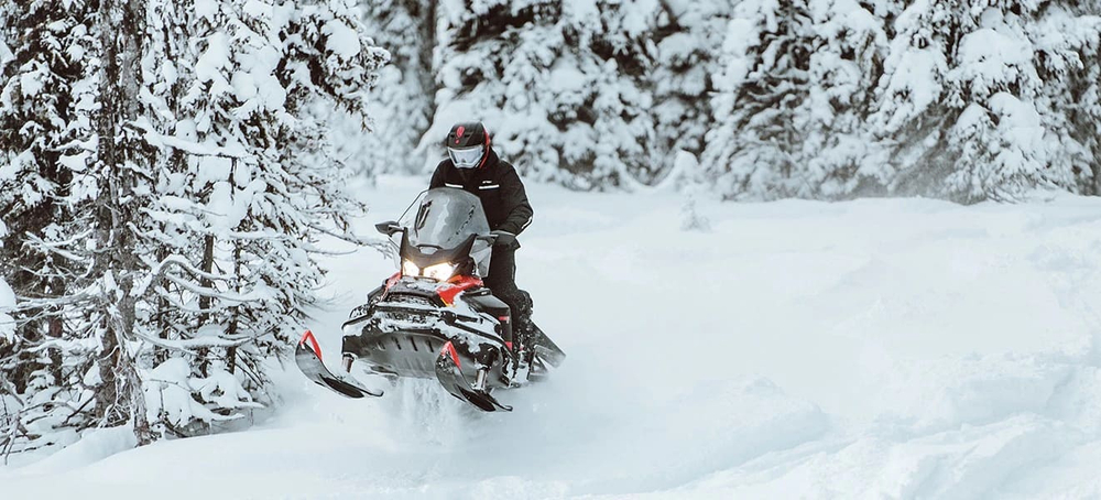 Снегоход BRP Ski-Doo Skandic SWT 900 ACE (2024)