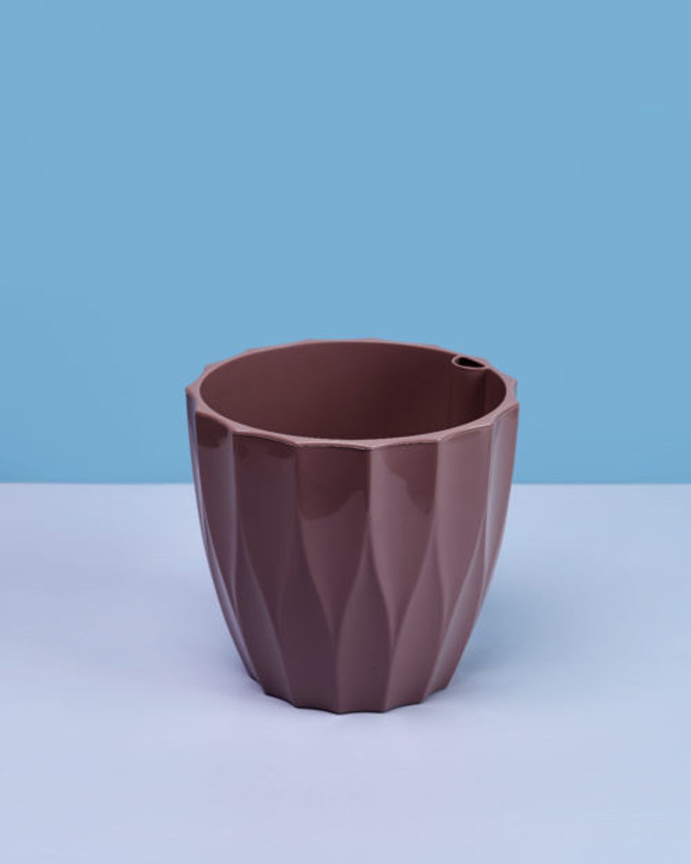 Кашпо "Флюте" со вставкой 4,5л, цвет мокко
