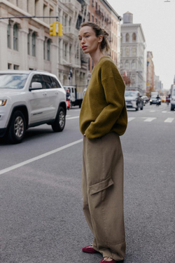 ZARA ОДНОТОННЫЙ СВИТЕР С V-ОБРАЗНЫМ ВЫРЕЗОМ, ОЛИВКОВЫЙ