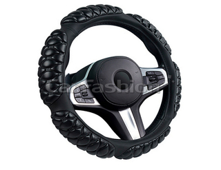 Оплетка на руль круглая CarFashion -М- «BLACKBERRY» 31657 - Экокожа - черный/шов красный