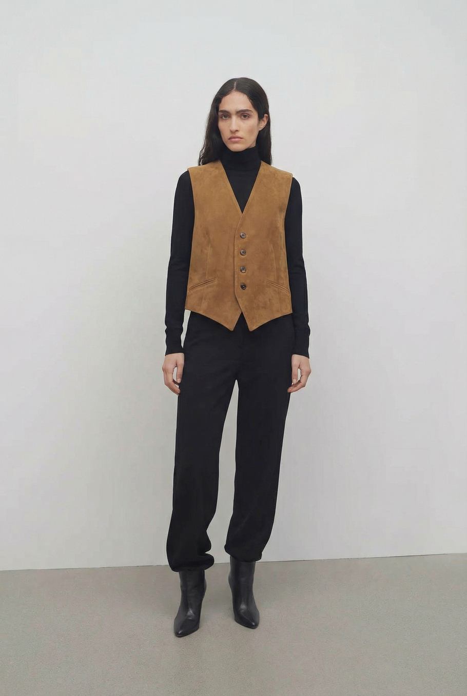 Костюмный жилет