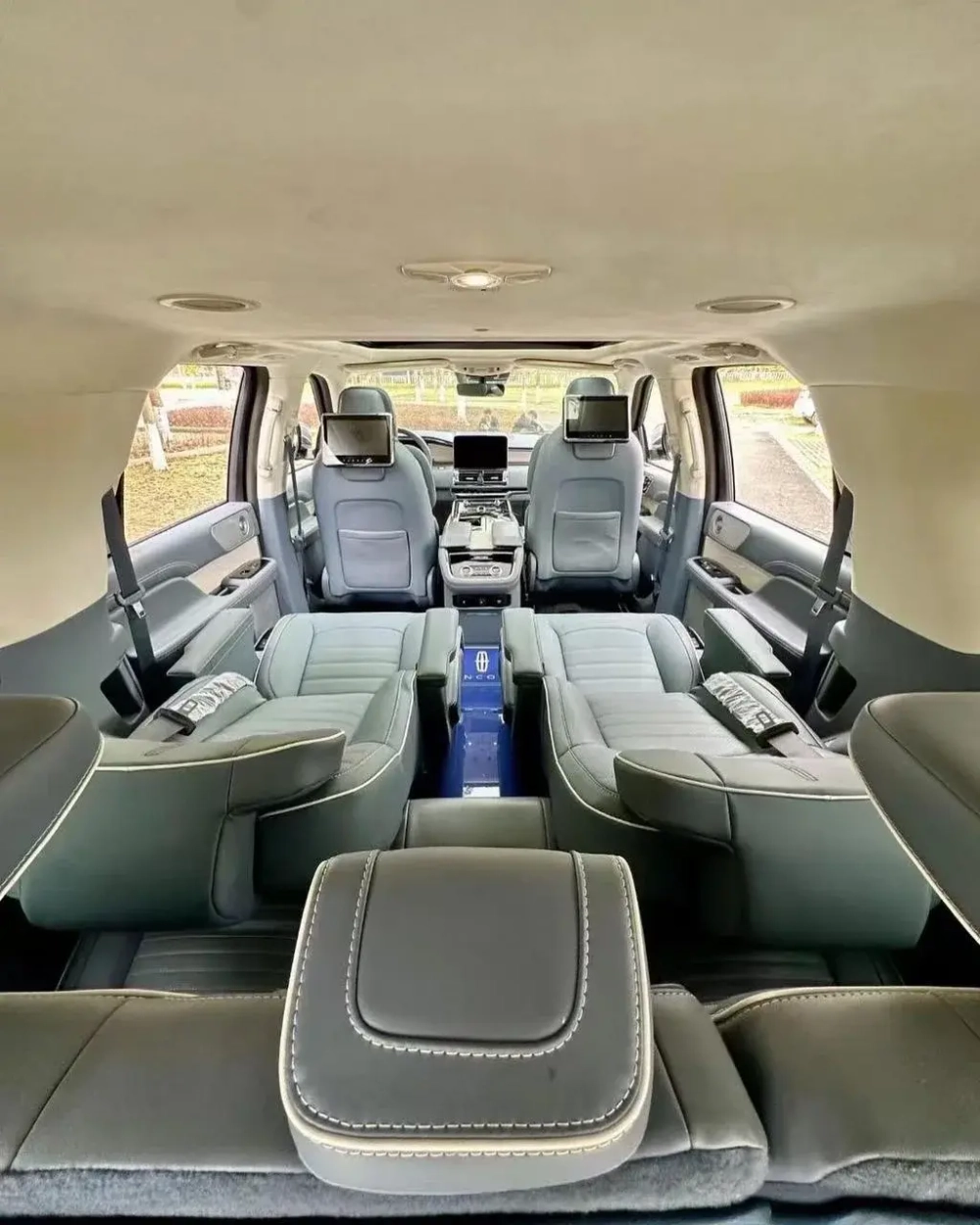 Сиденья капитанские кресла для Lincoln Navigator Линкольн Навигатор Капитанские сидение VIP декор