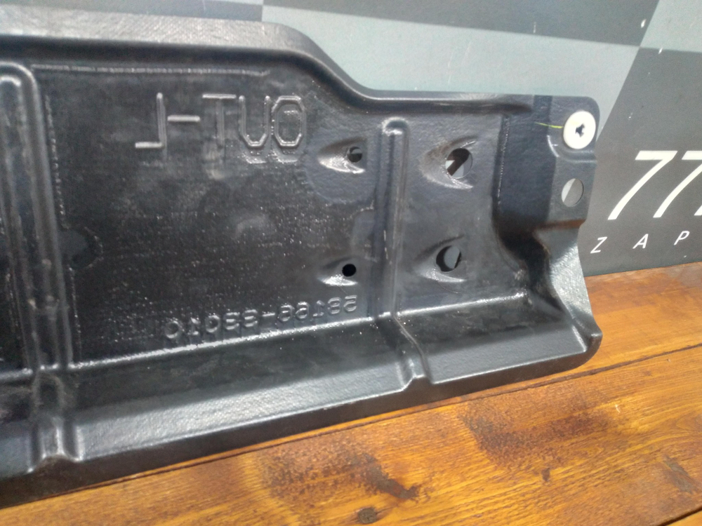 Защита антигравийная левая Lexus ES 6 12-18 Новая Оригинал 5816633010