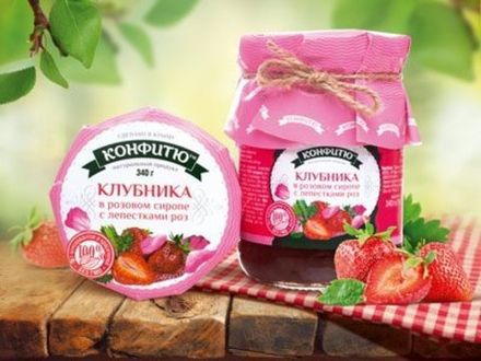 Варенье из клубники с лепестками роз