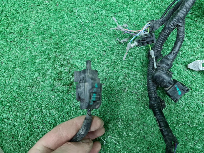 Проводка моторного отсека Geely Coolray (19-нв)