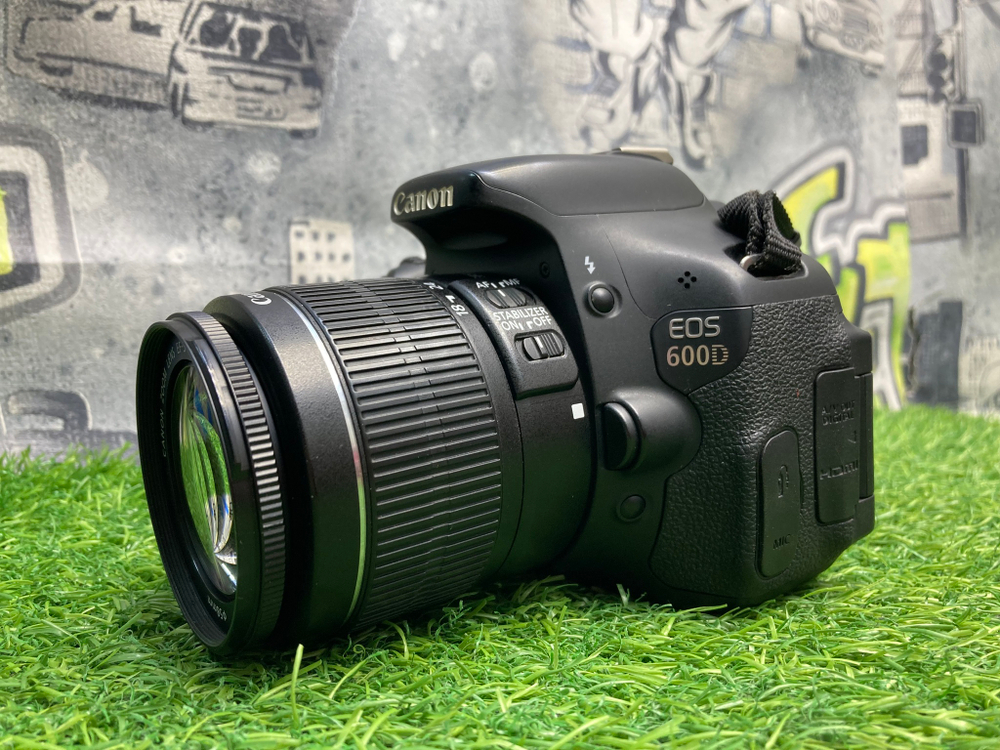 Canon 600D kit 18-55mm 3.5-5.6 IS II 4.400 кадров