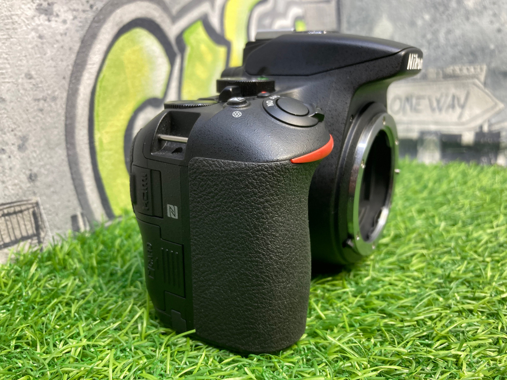 Nikon D5600 + 18-55mm 10000 кадров Покупка/Продажа
