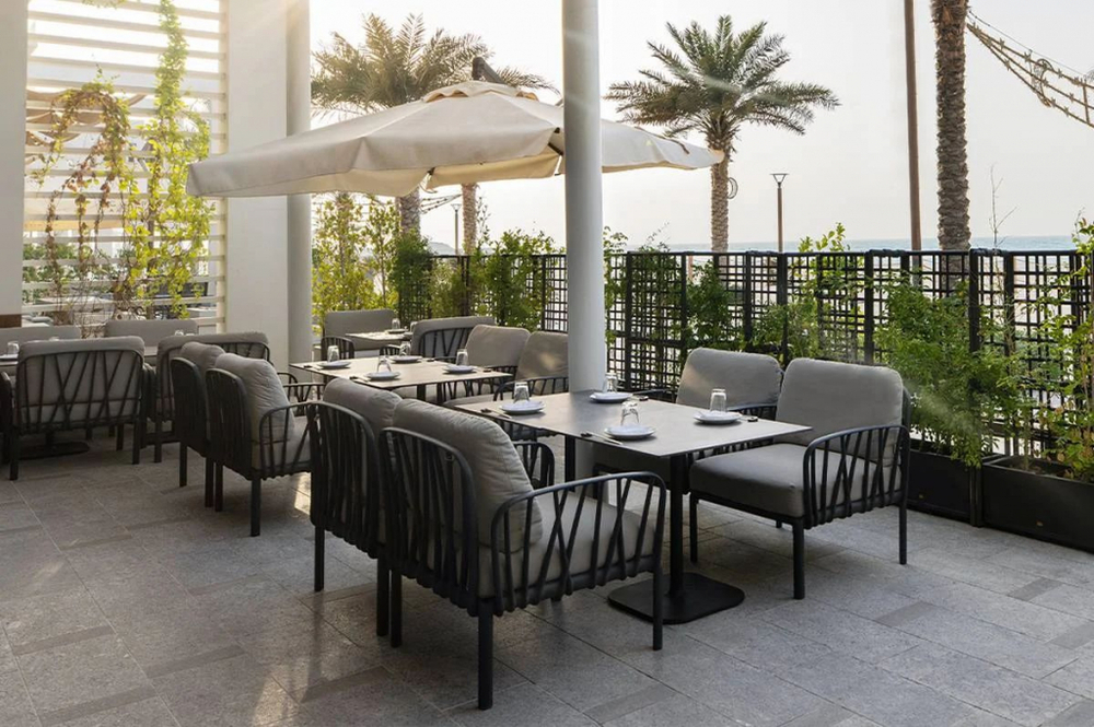 Кресло пластиковое с подушками Nardi Komodo Poltrona, антрацит, серый